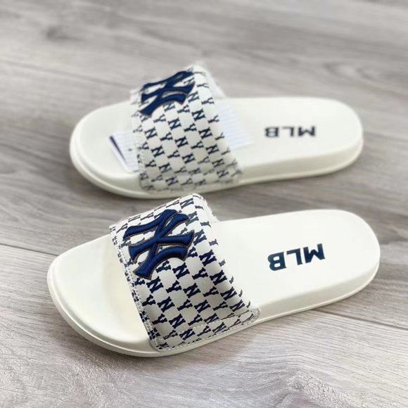 MLB slippers - Picture 1 of 6